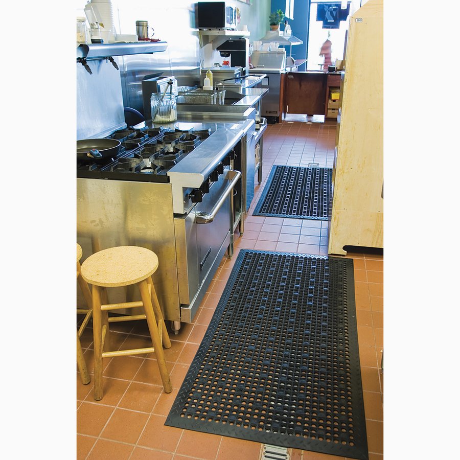 Genuine Joe Versa-Lite Anti-microbial Rubber Mat - Image 2